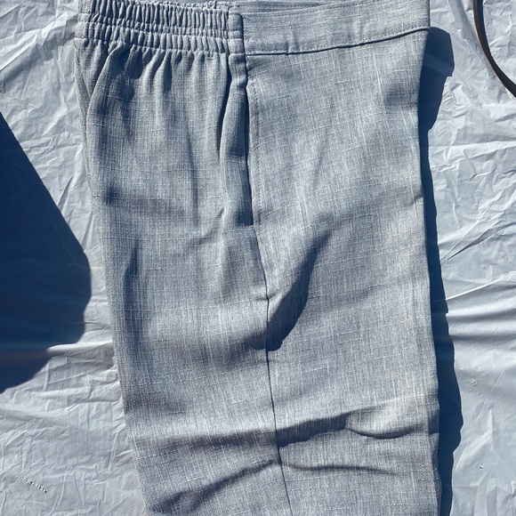 Boys suit - Picture 3 of 6